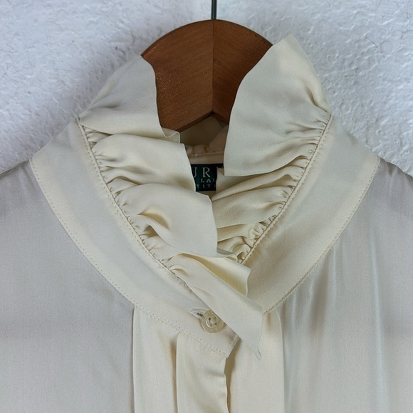 Lauren Ralph Lauren ruffle neck 💯 cream silk blouse button top 12 petite - Picture 2 of 7